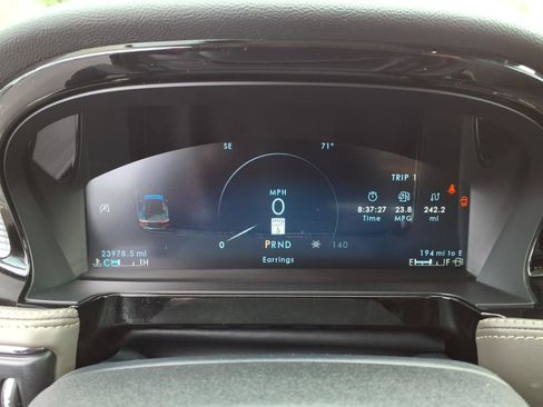 Used 2023 Lincoln Corsair AWD w/ Rear Removable Package Tray image 16