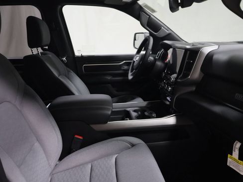 New 2026 RAM 1500 4x4 Crew Cab image 14
