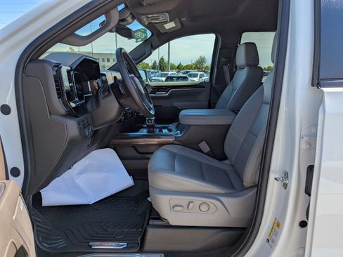 Certified 2025 Chevrolet Silverado 1500 RST AWD/4WD image 11
