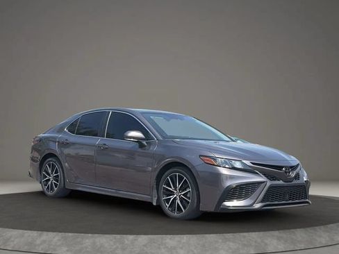 Used 2022 Toyota Camry SE w/ Cold Weather Package AWD/4WD image 7