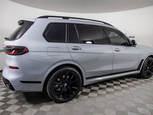 Used 2024 BMW X7 xDrive40i w/ M Sport Package AWD/4WD image 4