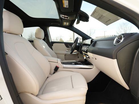 New 2026 Mercedes-Benz GLA 250 image 41