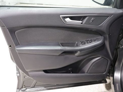Used 2019 Ford Edge SE AWD/4WD image 12