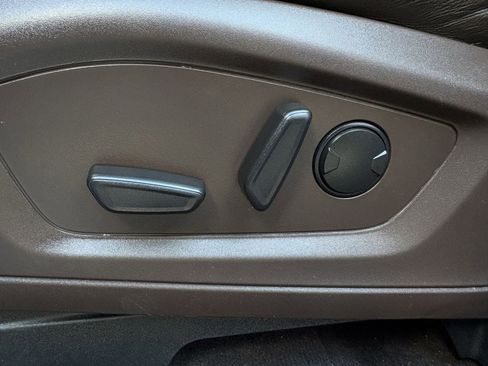 Used 2022 Ford Explorer King Ranch w/ Technology Package image 27