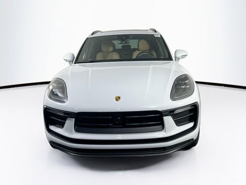 Used 2024 Porsche Macan AWD/4WD image 2