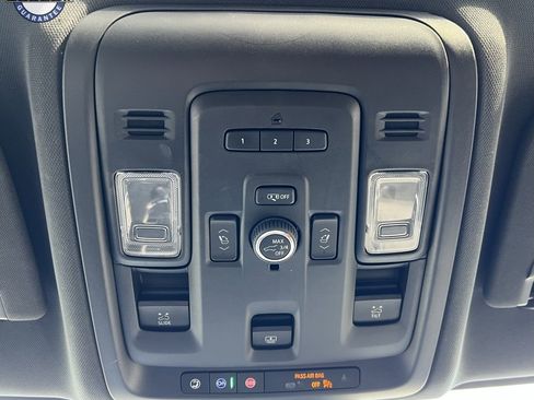 Used 2024 Chevrolet Tahoe Z71 w/ Luxury Package image 20