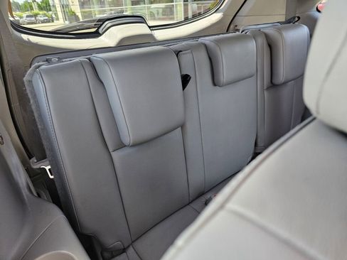 Used 2019 Toyota Highlander XLE AWD/4WD image 17