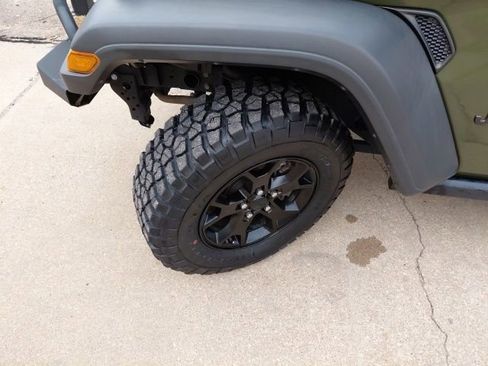 Used 2021 Jeep Wrangler Sport AWD/4WD image 33