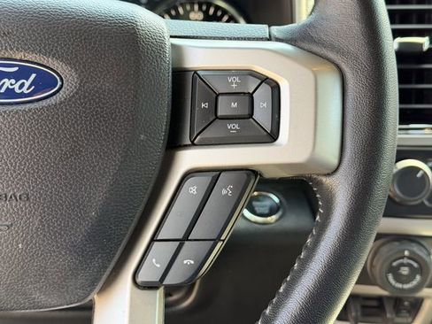 Used 2019 Ford F150 Lariat image 12