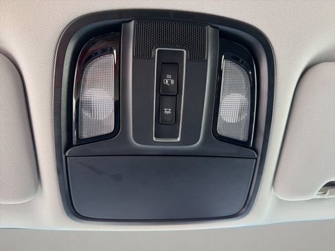 Used 2020 Kia Sorento LX FWD image 15