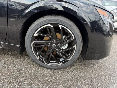 New 2026 Nissan Sentra SR w/ SR Premium Package FWD image 23