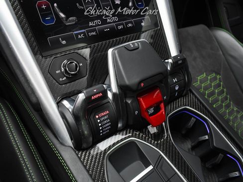 Used 2020 Lamborghini Urus image 17