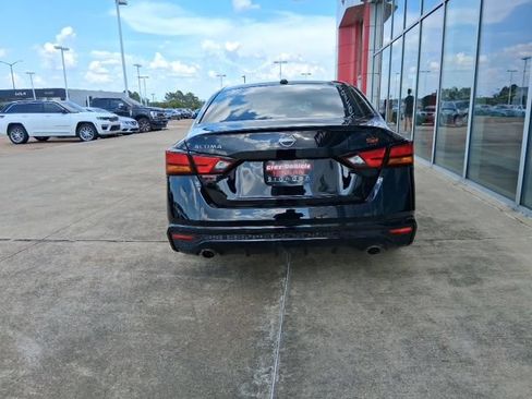 Used 2025 Nissan Altima 2.5 SR FWD image 5