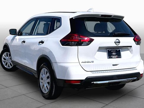 Used 2017 Nissan Rogue S FWD image 6