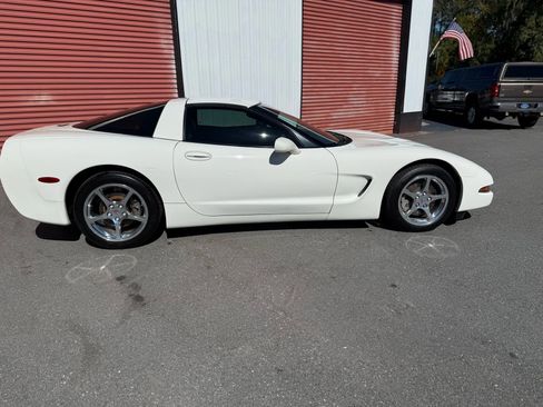 Used 2001 Chevrolet Corvette Coupe w/ Preferred Equipment Group2 image 11