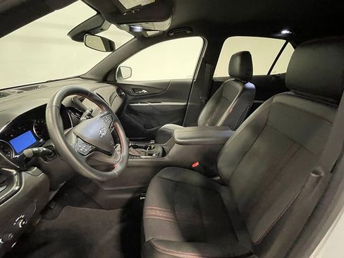Used 2023 Chevrolet Equinox RS image 3