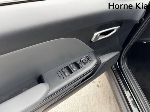 New 2025 Kia K4 LX image 5