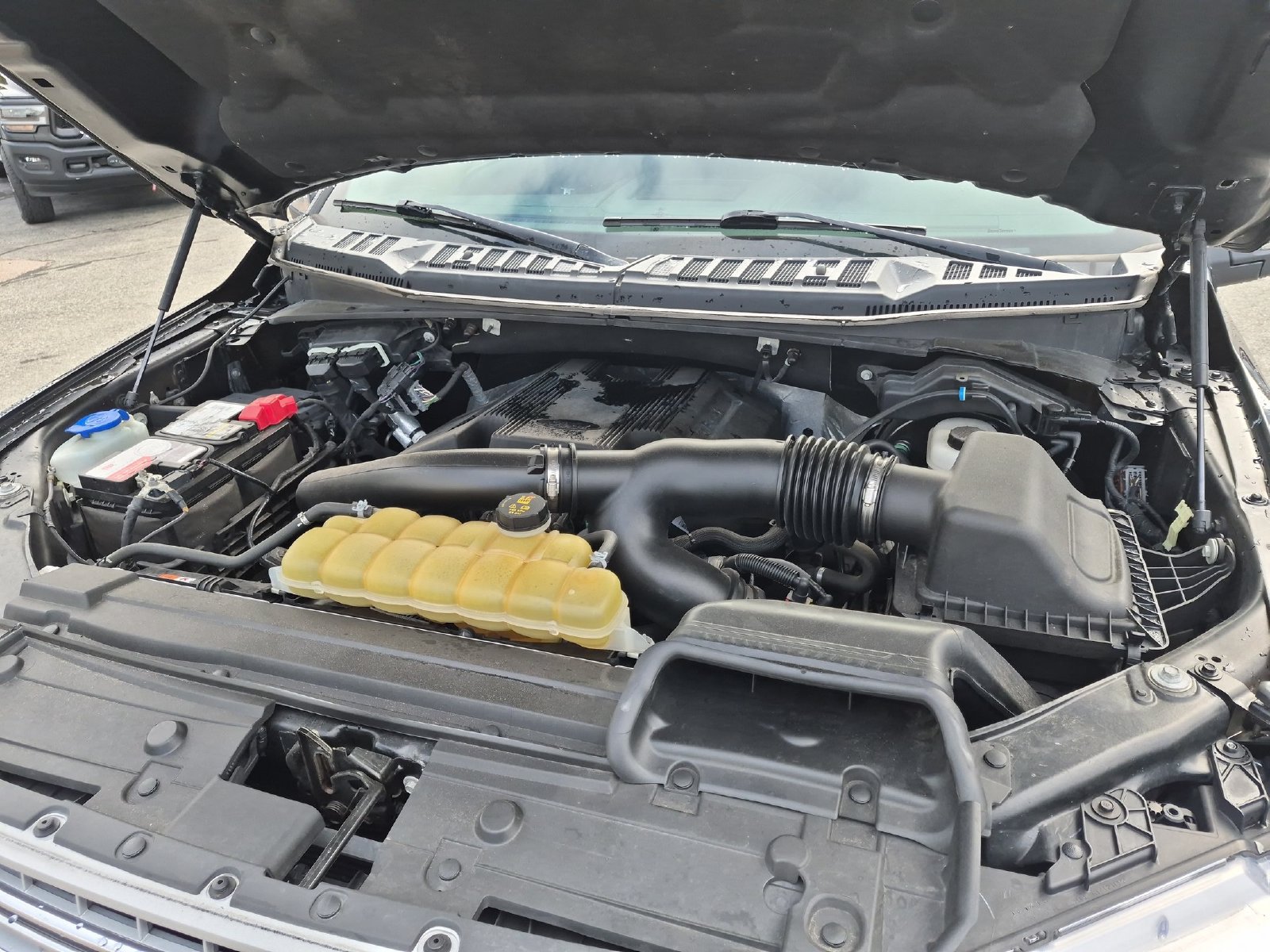 Used 2019 Ford F150 Lariat w/ Equipment Group 502A Luxury AWD/4WD image 32