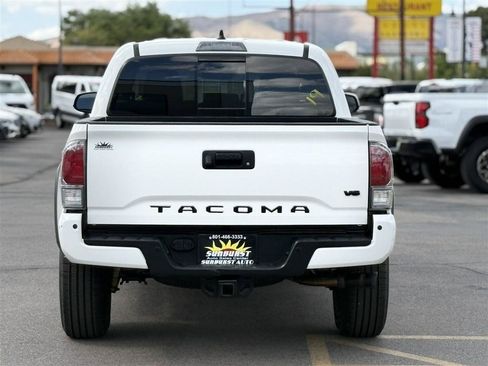 Used 2021 Toyota Tacoma TRD Off-Road w/ TRD Premium Off Road Package AWD/4WD image 6