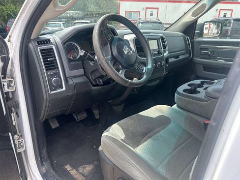 Used 2019 RAM 1500 Classic SLT AWD/4WD image 2