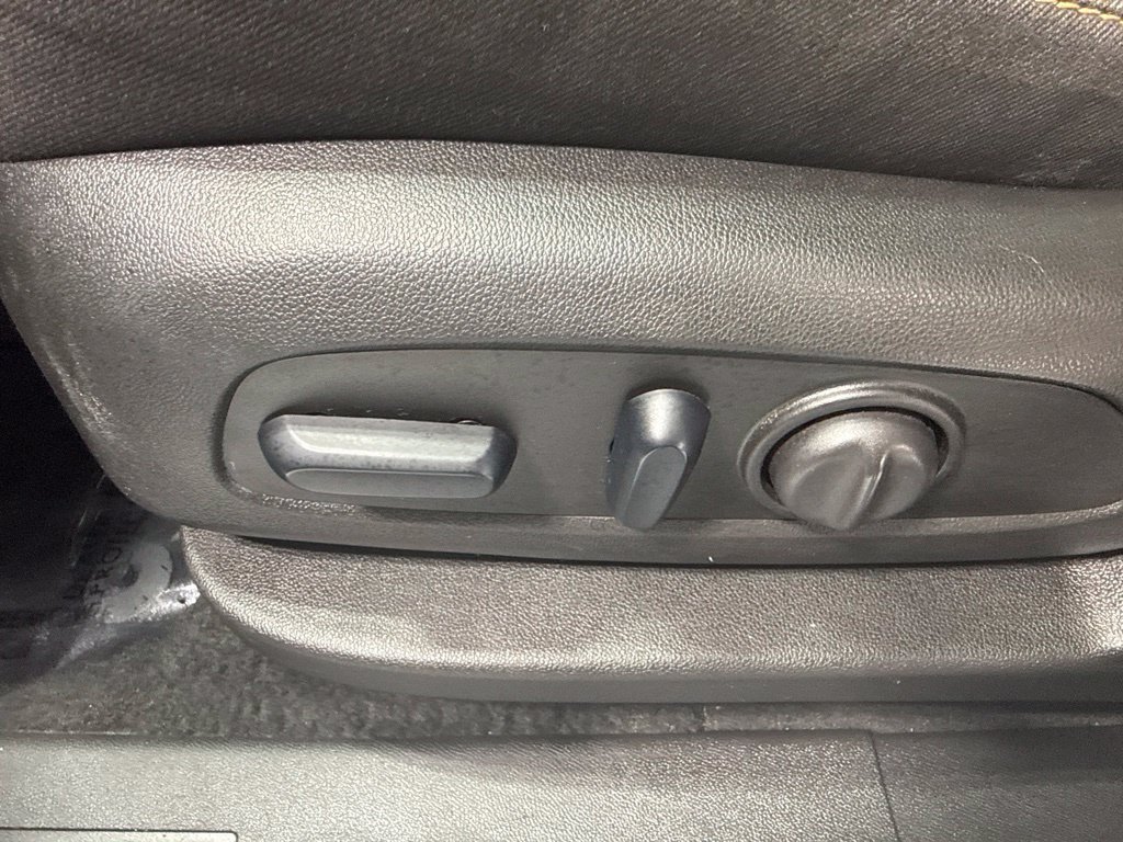 Used 2024 Chevrolet Equinox LT AWD/4WD image 16