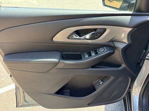 Used 2023 Chevrolet Traverse LT w/ LPO, Floor Liner Package AWD/4WD image 16