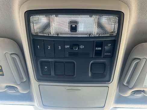 Used 2012 Toyota 4Runner SR5 w/ Convenience Pkg RWD image 21
