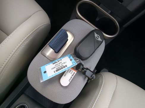 Certified 2025 MINI Cooper S image 34