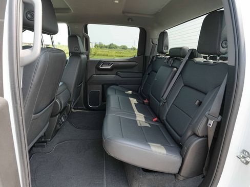 Used 2025 GMC Sierra 1500 SLT AWD/4WD image 19