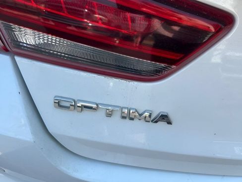 Used 2018 Kia Optima SX w/ Technology Package FWD image 9