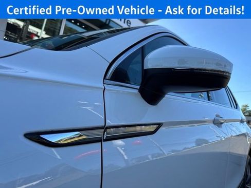 Certified 2024 Volkswagen Tiguan SE w/ Panoramic Sunroof Package AWD/4WD image 29