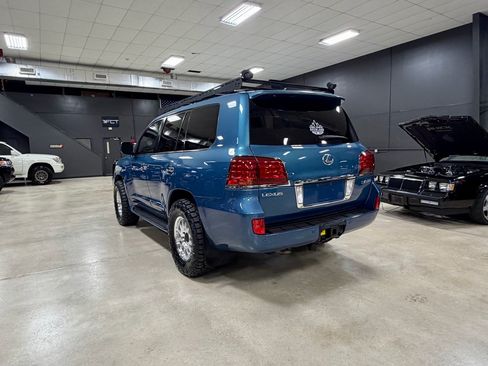 Used 2010 Lexus LX 570 4WD w/ Luxury Pkg image 10