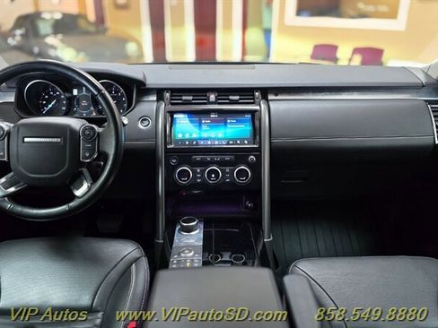 Used 2017 Land Rover Discovery First Edition image 29