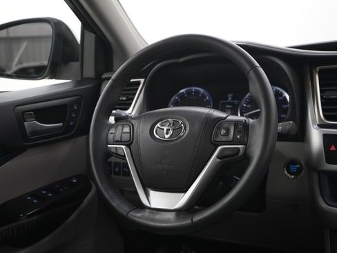 Used 2016 Toyota Highlander Limited Platinum AWD/4WD image 16