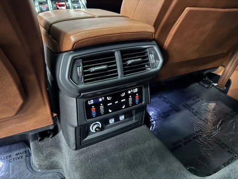 Used 2021 Lamborghini Urus image 26