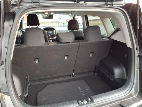 Used 2025 Kia Soul LX FWD image 18