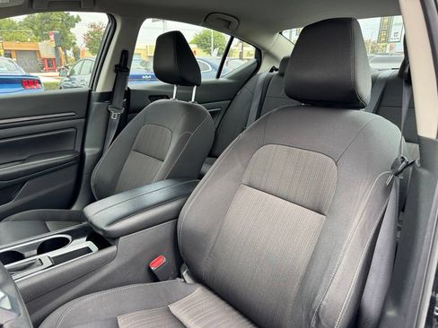Used 2024 Nissan Altima 2.5 SV FWD image 19