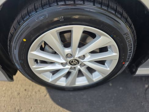 Used 2021 Toyota Camry LE FWD image 8