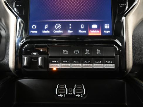 Used 2023 RAM 2500 Laramie AWD/4WD image 30