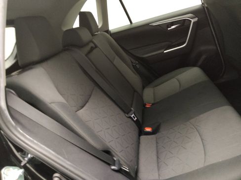 Used 2019 Toyota RAV4 XLE FWD image 19