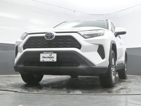 Used 2022 Toyota RAV4 XLE AWD/4WD image 38