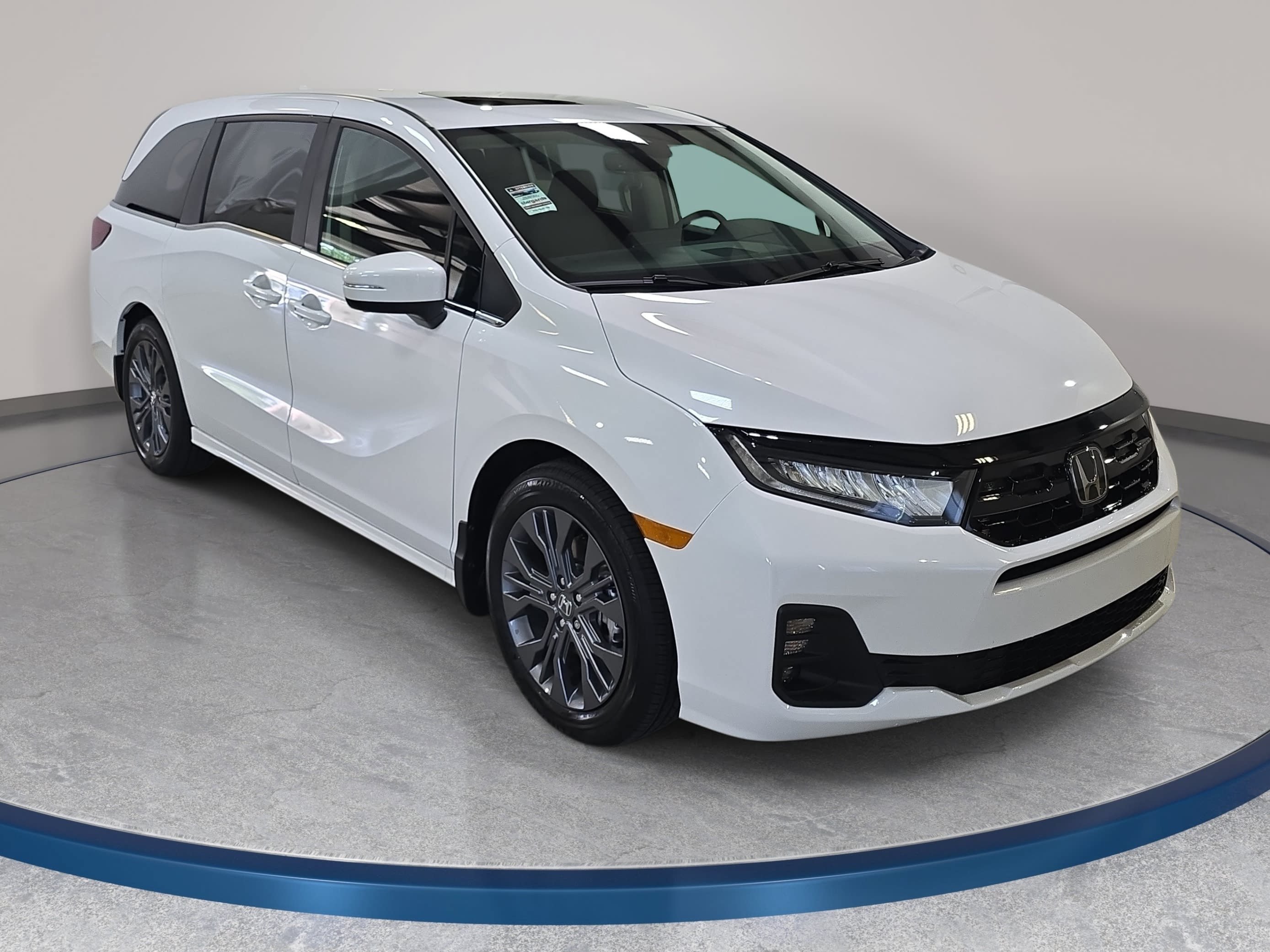 New 2026 Honda Odyssey Touring image 4