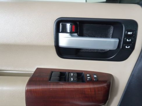 Used 2015 Toyota Sequoia Platinum RWD image 20