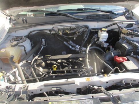 Used 2009 Ford Escape XLS image 4