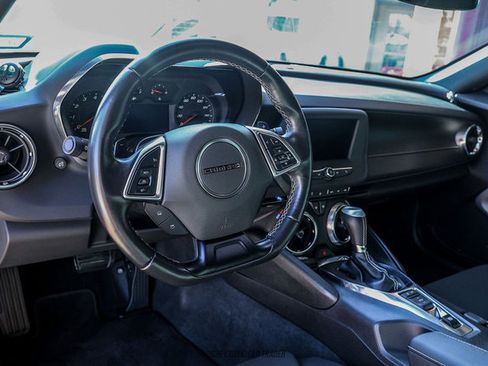 Used 2020 Chevrolet Camaro LT image 31
