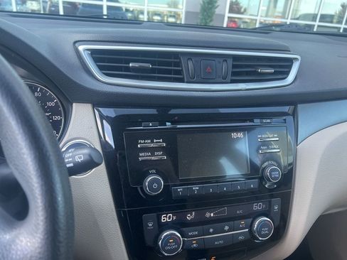 Used 2016 Nissan Rogue SV image 7