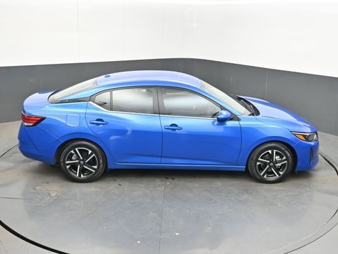 Used 2025 Nissan Sentra SV FWD image 38