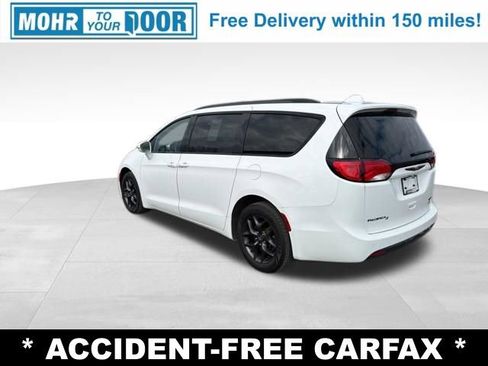 Used 2020 Chrysler Pacifica Limited w/ S Appearance Package image 3