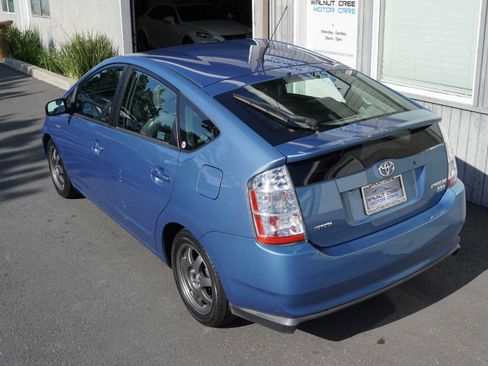 Used 2009 Toyota Prius Touring FWD image 17