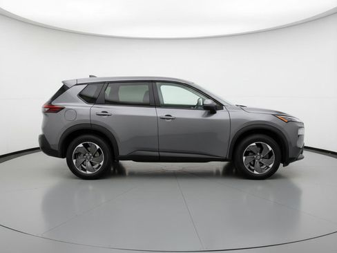 Used 2025 Nissan Rogue SV image 11